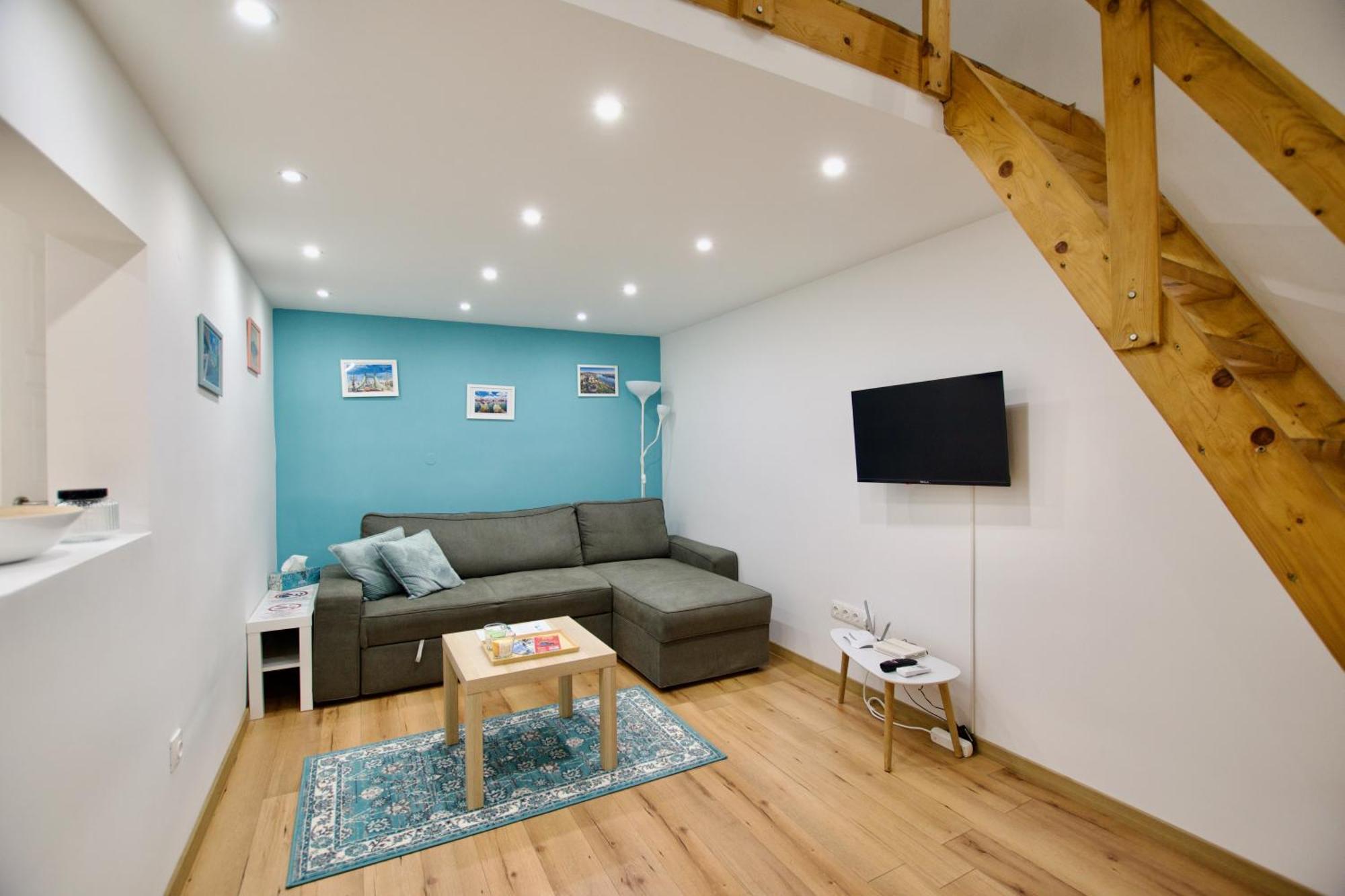Apartment Standard By Hi5- Hunyadi Square